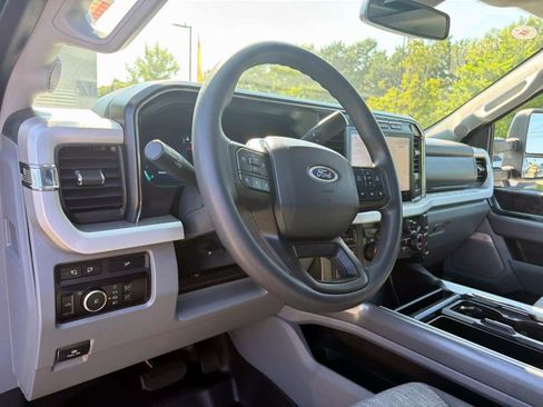 Used 2024 Ford F350 XLT w/ XLT Premium Package AWD/4WD image 18