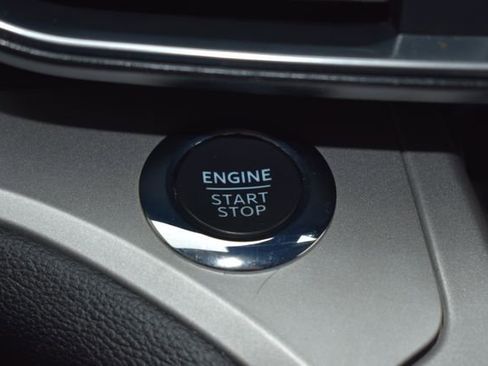 Used 2022 Ford Explorer XLT w/ Equipment Group 202A image 21