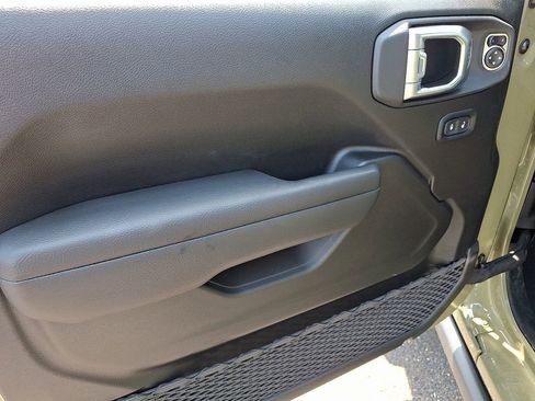 New 2026 Jeep Gladiator Sport image 9