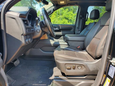 Used 2023 Chevrolet Suburban High Country AWD/4WD image 21