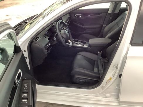 Used 2023 Honda Civic Touring image 14