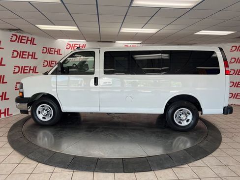 Used 2024 Chevrolet Express 3500 LS w/ Chrome Appearance Package RWD image 2