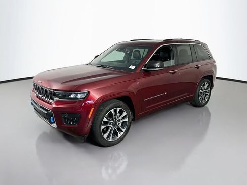 Used 2022 Jeep Grand Cherokee Overland AWD/4WD image 3