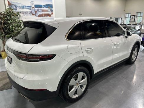 Used 2019 Porsche Cayenne AWD/4WD image 2