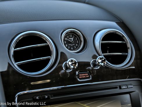 Used 2014 Bentley Flying Spur W12 image 36