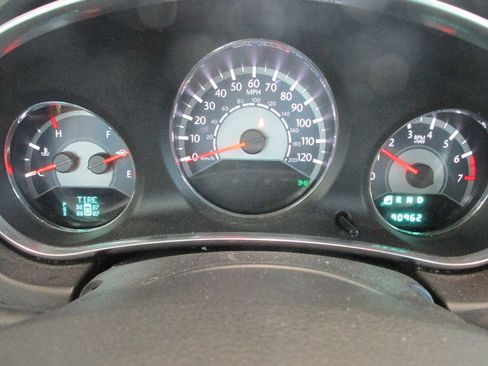 Used 2012 Chrysler 200 Touring image 15