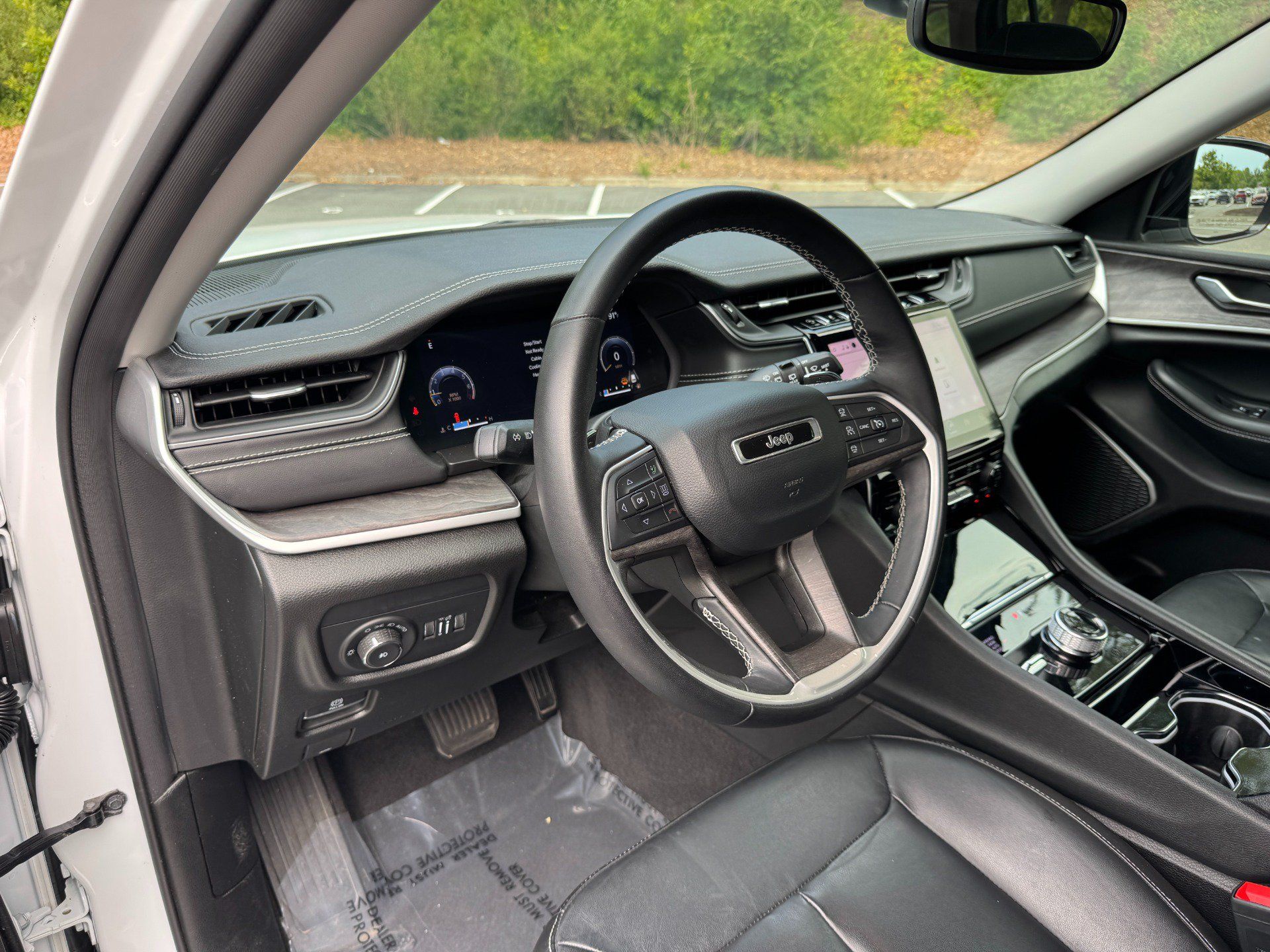 Used 2022 Jeep Grand Cherokee Limited AWD/4WD image 33