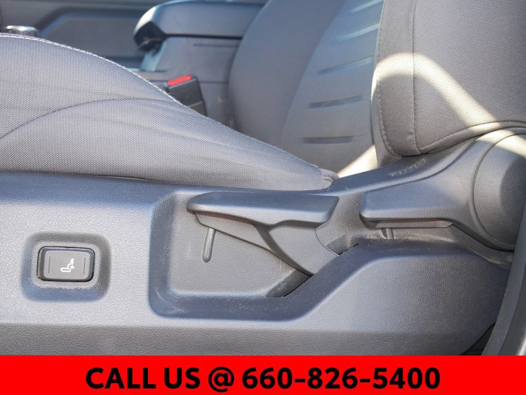 Used 2024 Toyota Tacoma TRD Off-Road AWD/4WD image 34