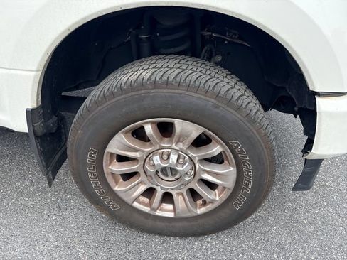 Used 2022 Ford F350 Limited AWD/4WD image 9