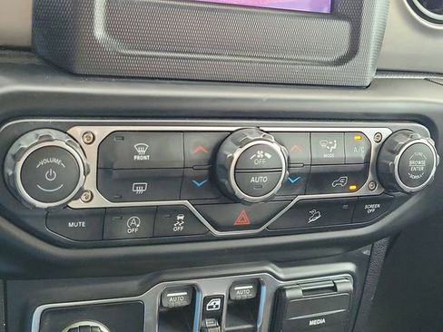 Used 2019 Jeep Wrangler Unlimited Sport S image 26