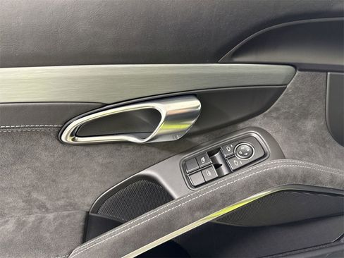 Certified 2018 Porsche 911 GT3 image 34