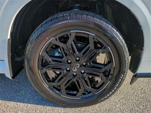 New 2026 INFINITI QX80 4WD image 11