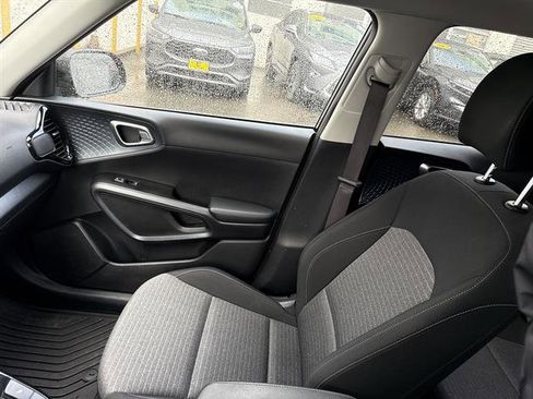 Used 2023 Kia Soul EX image 16