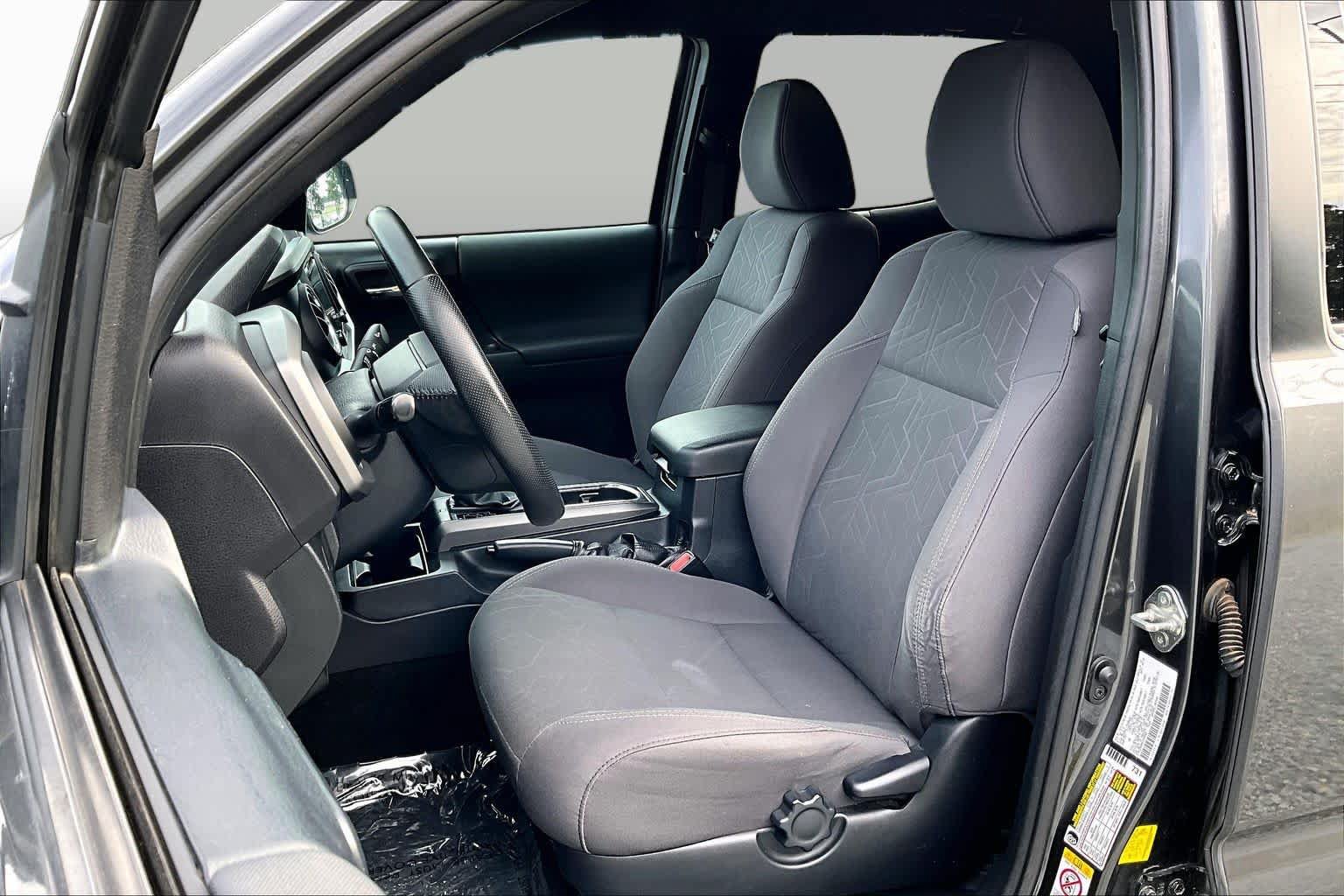 Used 2019 Toyota Tacoma TRD Sport w/ Technology Package AWD/4WD image 8
