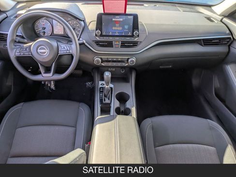 Used 2025 Nissan Altima 2.5 S image 13