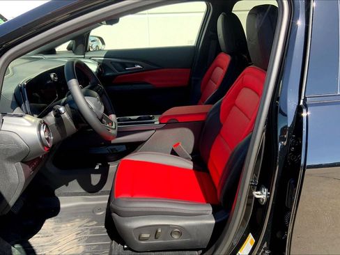New 2025 Chevrolet Equinox EV RS w/ Convenience Package II AWD/4WD image 9