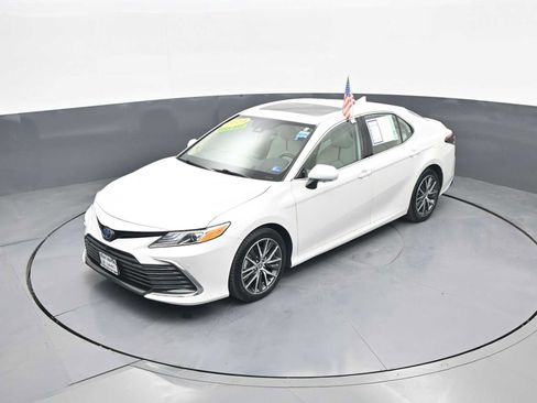 Used 2024 Toyota Camry XLE w/ Navigation Package FWD image 29