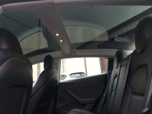 Used 2021 Tesla Model 3 Standard Range Plus image 23