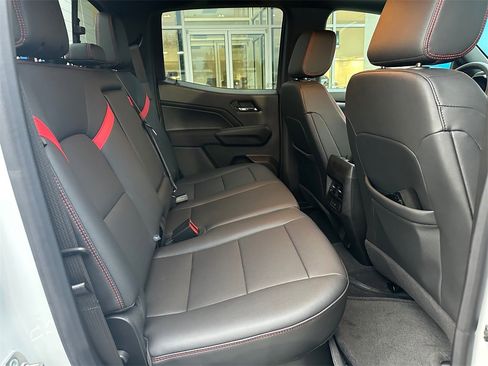 Used 2024 Chevrolet Colorado Z71 w/ Z71 Convenience Package 2 image 12