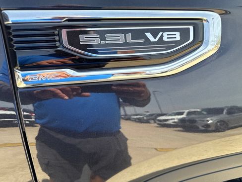 Used 2025 GMC Sierra 1500 SLT AWD/4WD image 15