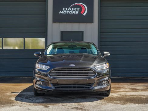 Used 2015 Ford Fusion SE w/ Equipment Group 201A image 2