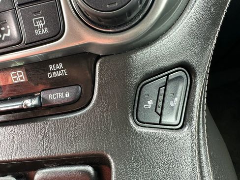 Used 2016 Chevrolet Suburban LT AWD/4WD image 27