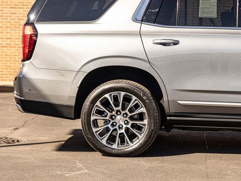 Used 2026 GMC Yukon Denali w/ Sun & Power Step Package image 11