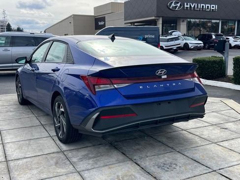Used 2025 Hyundai Elantra Sport image 7
