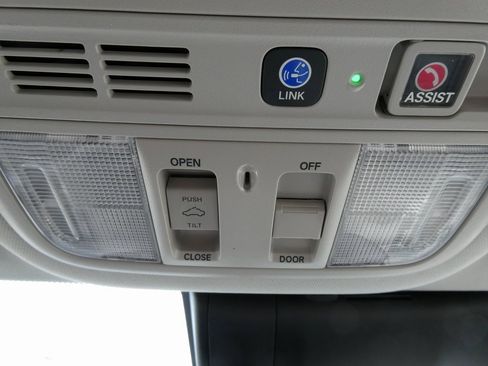 Used 2019 Honda Insight Touring image 32