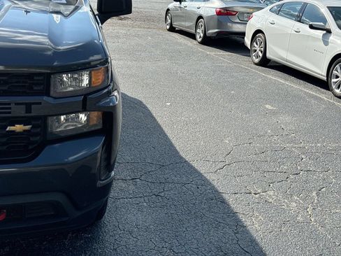 Used 2022 Chevrolet Silverado 1500 Custom RWD image 10