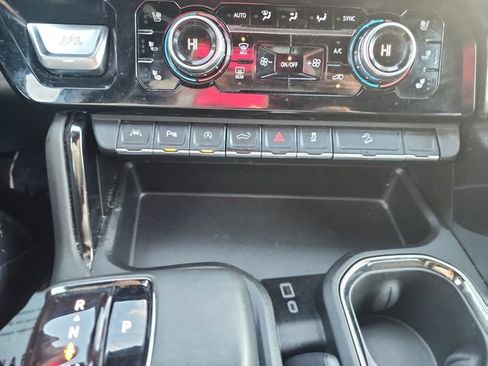 Used 2023 GMC Sierra 1500 AT4 w/ AT4 Premium Package AWD/4WD image 28