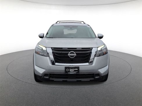 New 2025 Nissan Pathfinder SV image 2