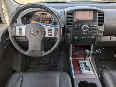 Used 2012 Nissan Pathfinder LE image 17