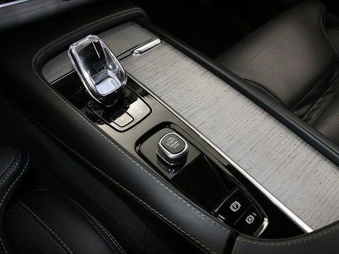 Used 2024 Volvo XC90 T8 Ultimate w/ Protection Package Premier image 24