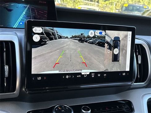 Used 2025 Ford Expedition Active image 30