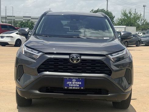 Used 2025 Toyota RAV4 XLE FWD image 3