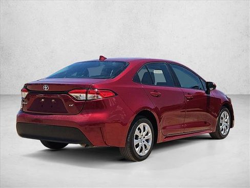 Used 2024 Toyota Corolla LE FWD image 5