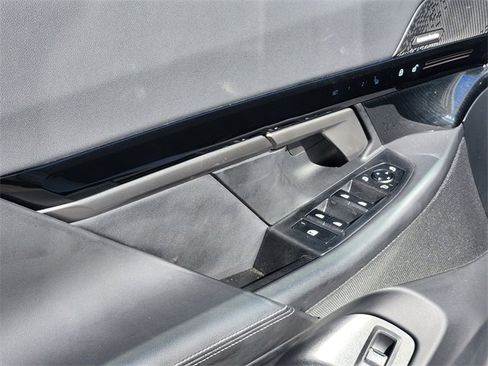 Used 2025 BMW 530i xDrive image 10