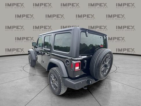 Used 2025 Jeep Wrangler Unlimited Sport AWD/4WD image 3