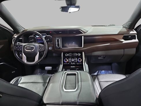 Certified 2021 GMC Yukon Denali w/ Denali Premium Package AWD/4WD image 11