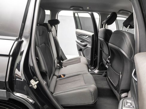 Used 2023 Jeep Grand Cherokee Laredo w/ Luxury Tech Group I image 34