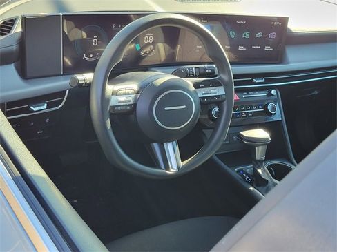 Used 2025 Hyundai Sonata SE image 3