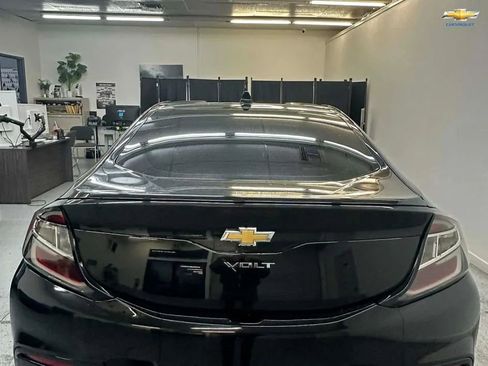 Used 2018 Chevrolet Volt Premier w/ Driver Confidence Package image 5