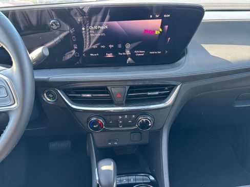 Used 2025 Buick Encore GX Preferred image 17