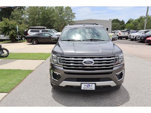 Used 2018 Ford Expedition Limited w/ Equipment Group 301A AWD/4WD image 8
