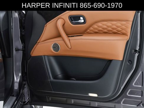 Used 2024 INFINITI QX80 Sensory image 75