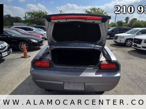 Used 2014 Dodge Challenger SXT RWD image 19
