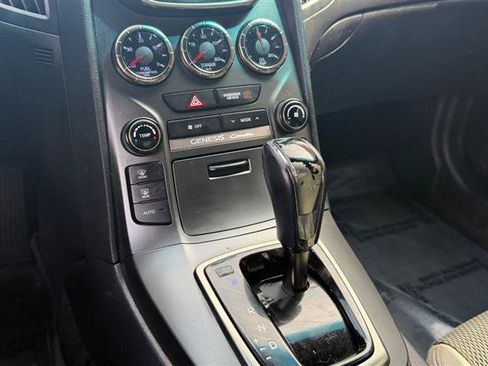 Used 2015 Hyundai Genesis 3.8 RWD image 21