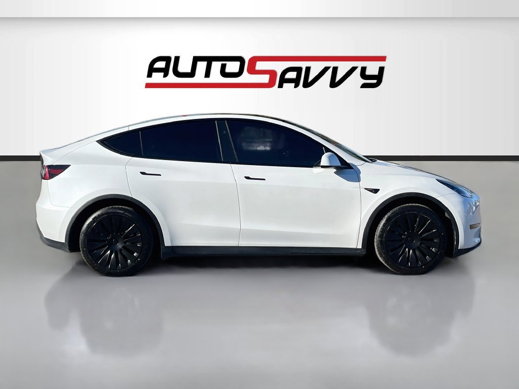 Used 2025 Tesla Model Y Long Range RWD image 8