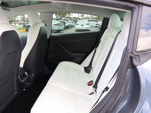 Used 2022 Tesla Model 3 image 36